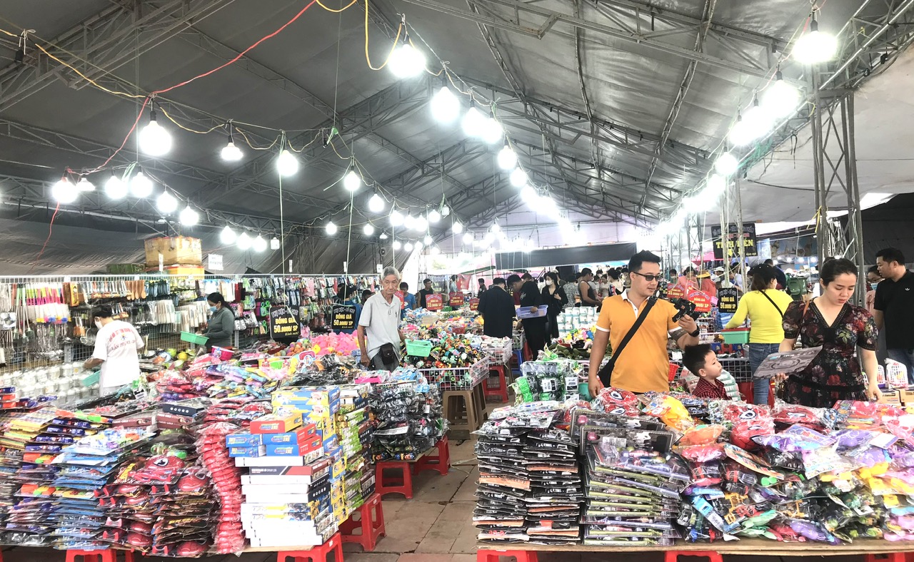 Hội chợ mua sắm và ẩm thực hàng Việt Nam - Thái Lan: Phong phú và đặc sắc