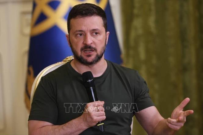 Đằng sau động thái bất ngờ của Tổng thống Ukraine về đàm phán với Nga và phản ứng của Moskva