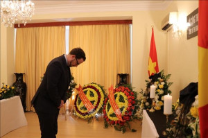 Trang trọng Lễ viếng và mở sổ tang Tổng Bí thư Nguyễn Phú Trọng tại các cơ quan đại diện Việt Nam ở nước ngoài
