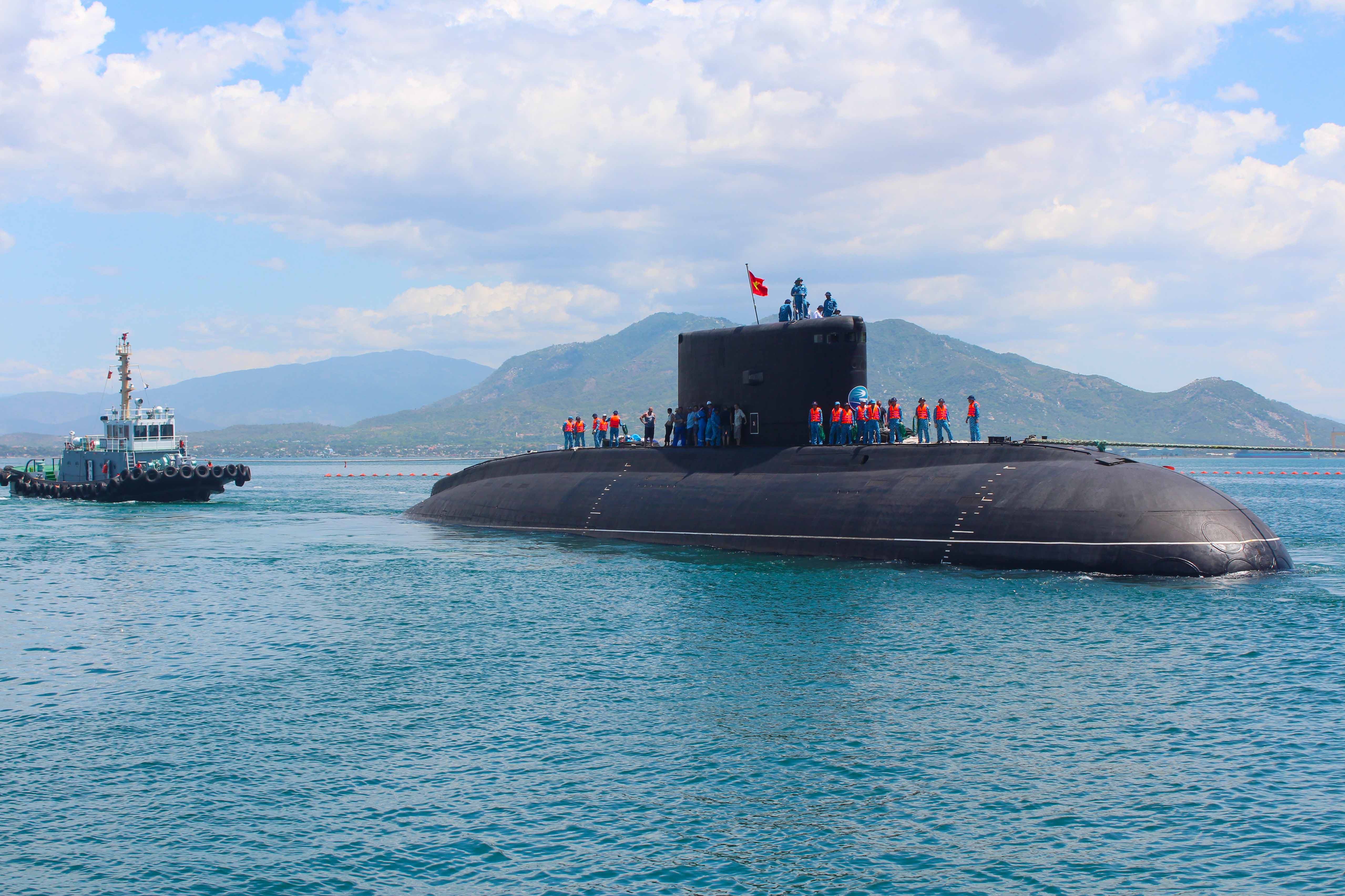Tàu ngầm 185 - Khánh Hòa: Nỗ lực nâng cao chất lượng huấn luyện, làm chủ tàu ngầm