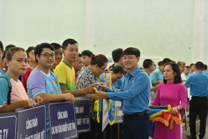 Khai mạc Giải bóng đá mini sân cỏ nhân tạo công nhân viên chức lao động tỉnh Khánh Hòa năm 2024