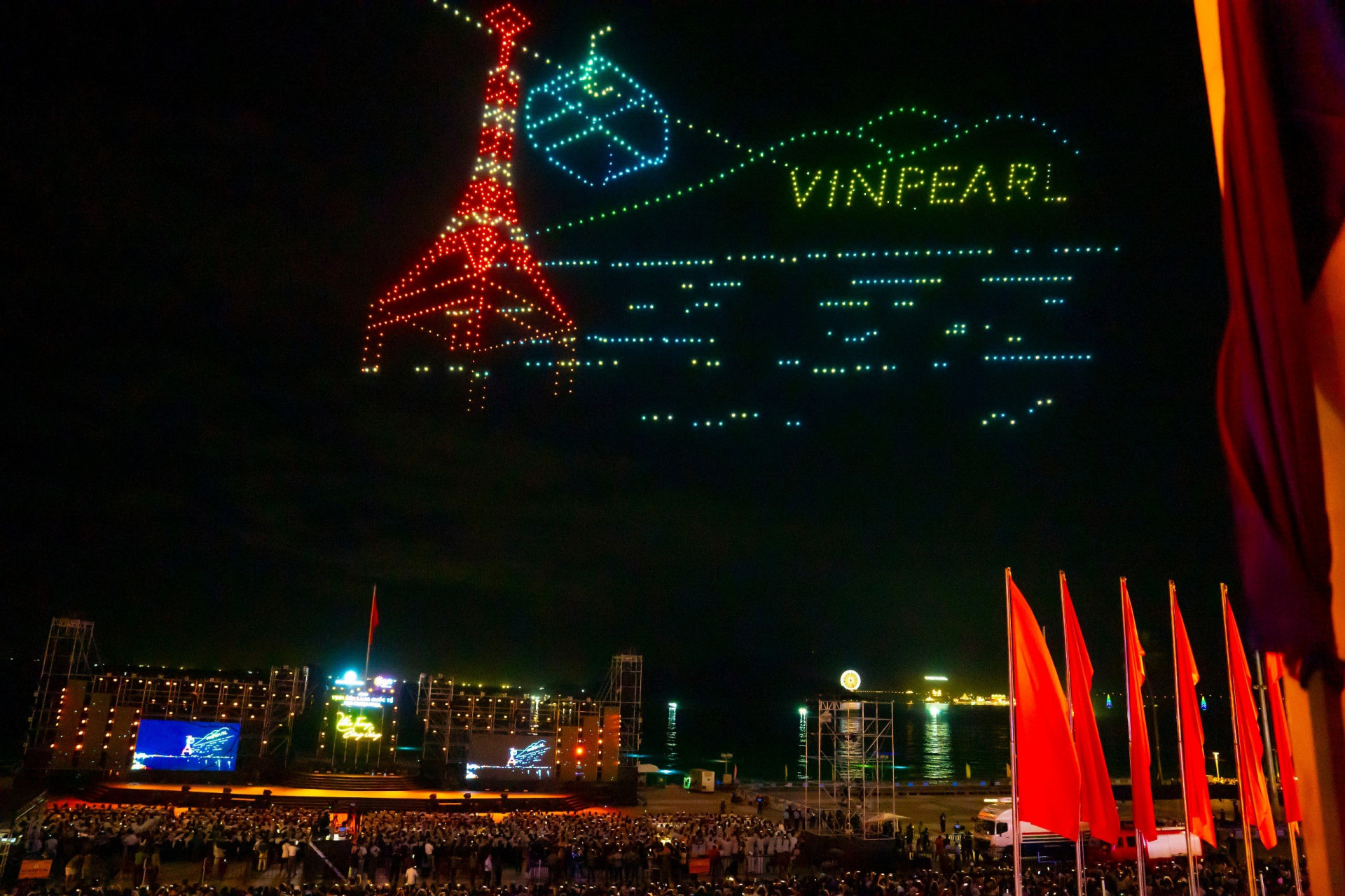 Images of Vinpearl’s cable cars crossing Nha Trang Bay performed by Chinese teams drones

