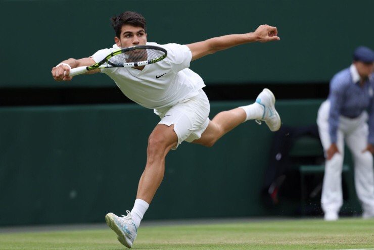 Wimbledon: Đương kim vô địch Alcaraz và “ thảm họa” set 3, bản lĩnh lên tiếng