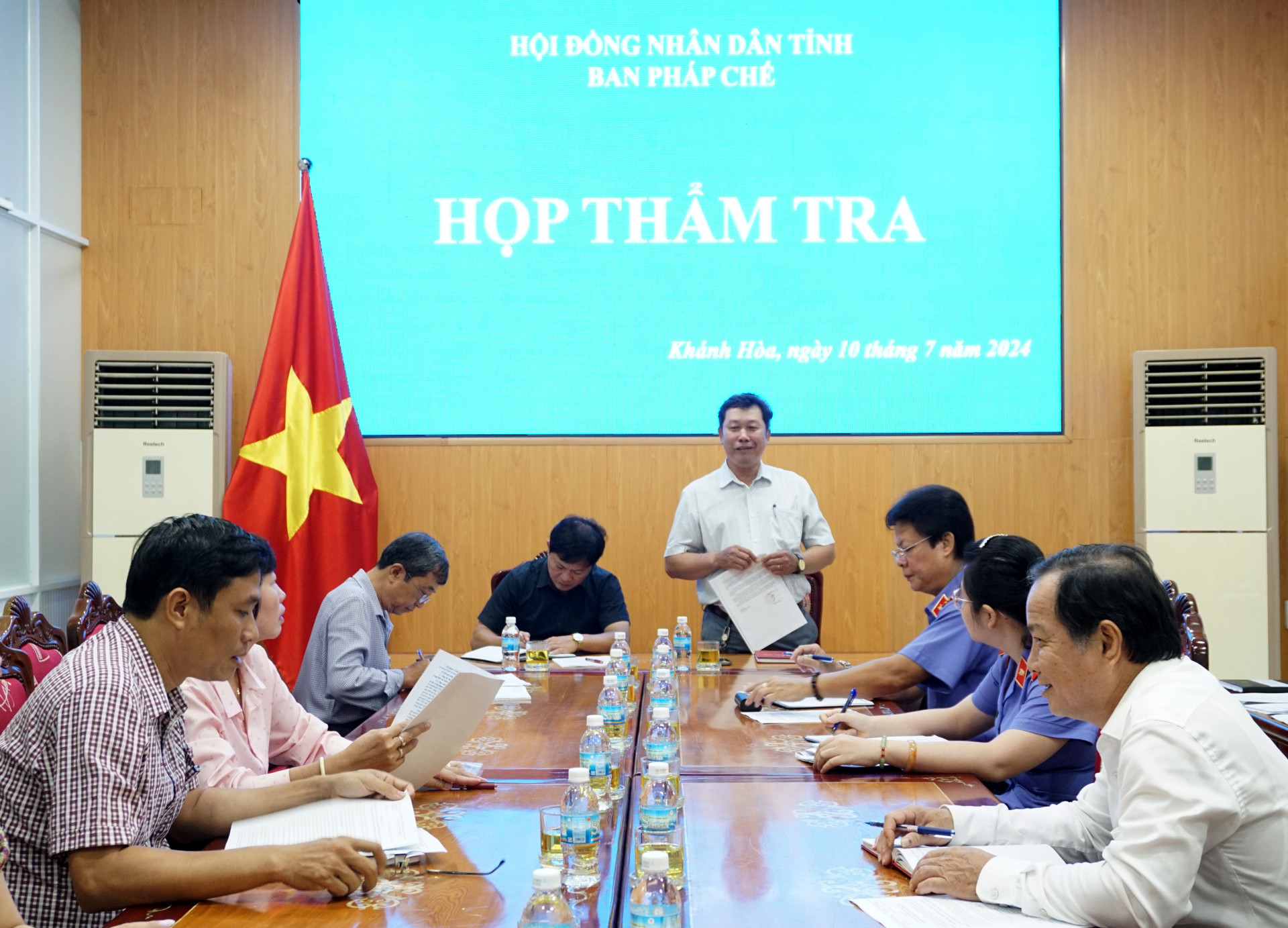 Quang cảnh tại cuộc họp thẩm tra của Ban Pháp chế HĐND tỉnh