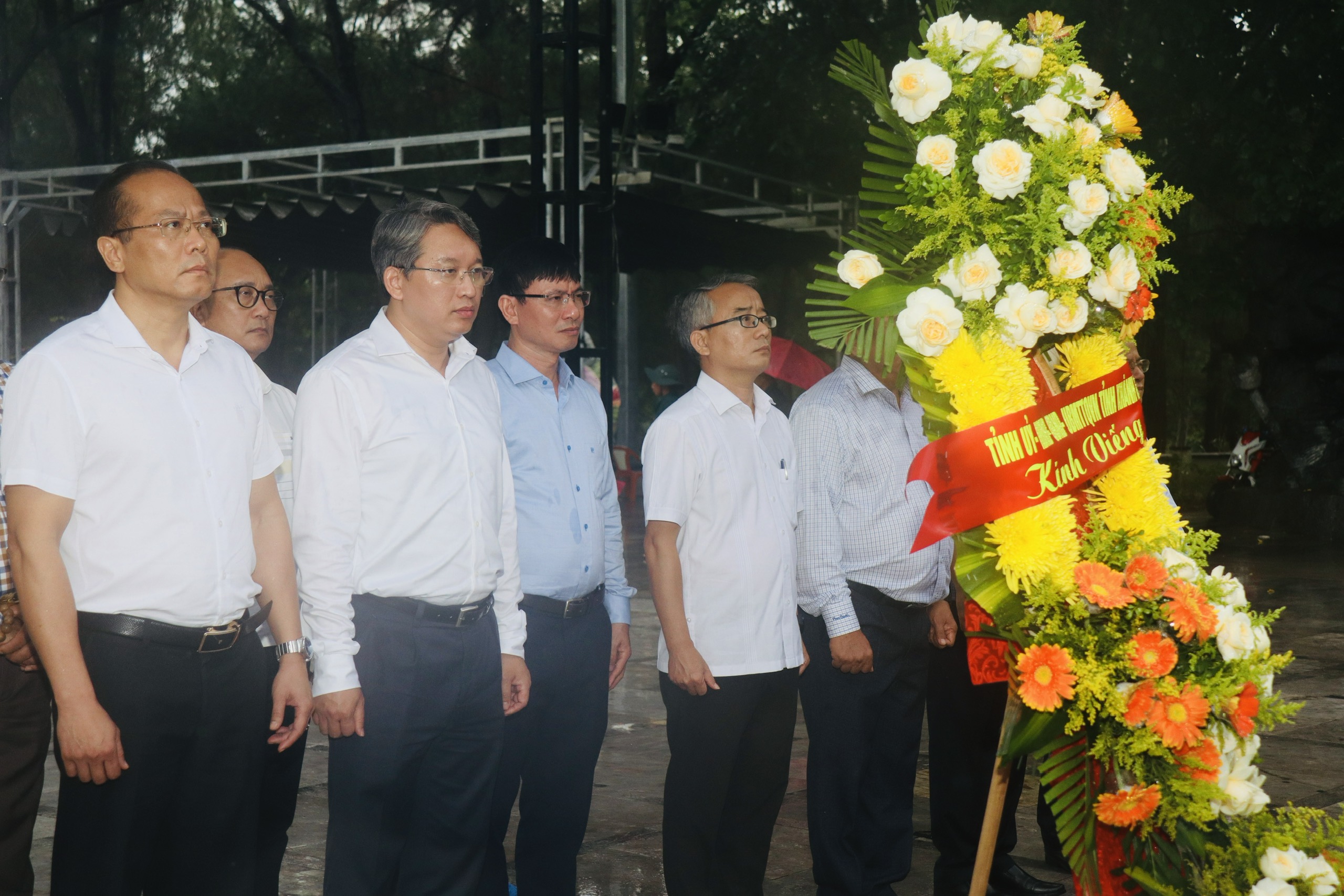 Đoàn công tác tỉnh Khánh Hòa dâng hương tại Nghĩa trang liệt sĩ quốc gia Trường Sơn, Nghĩa trang liệt sĩ quốc gia Đường 9 và Khu di tích quốc gia đặc biệt Thành cổ Quảng Trị