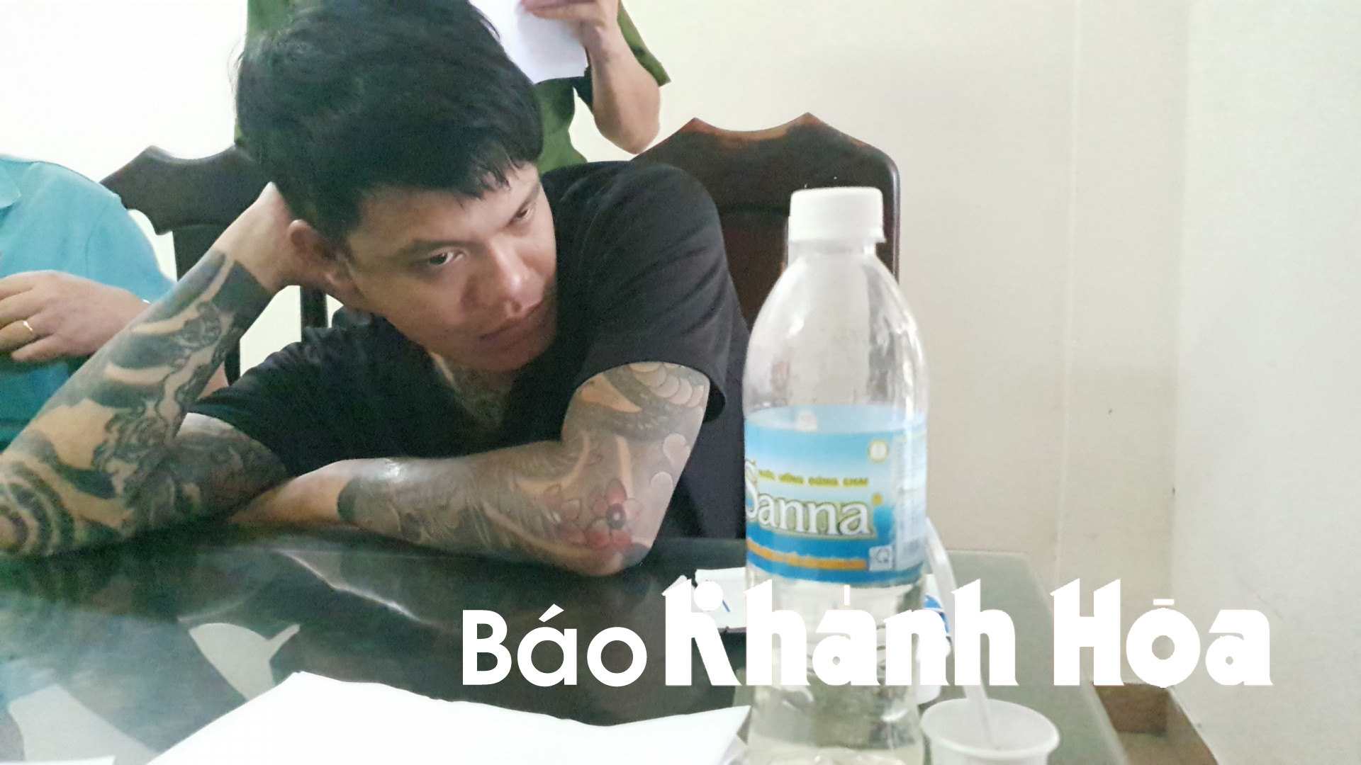 Tạm giữ hình sự đối tượng phóng hỏa cây xăng ở Nha Trang