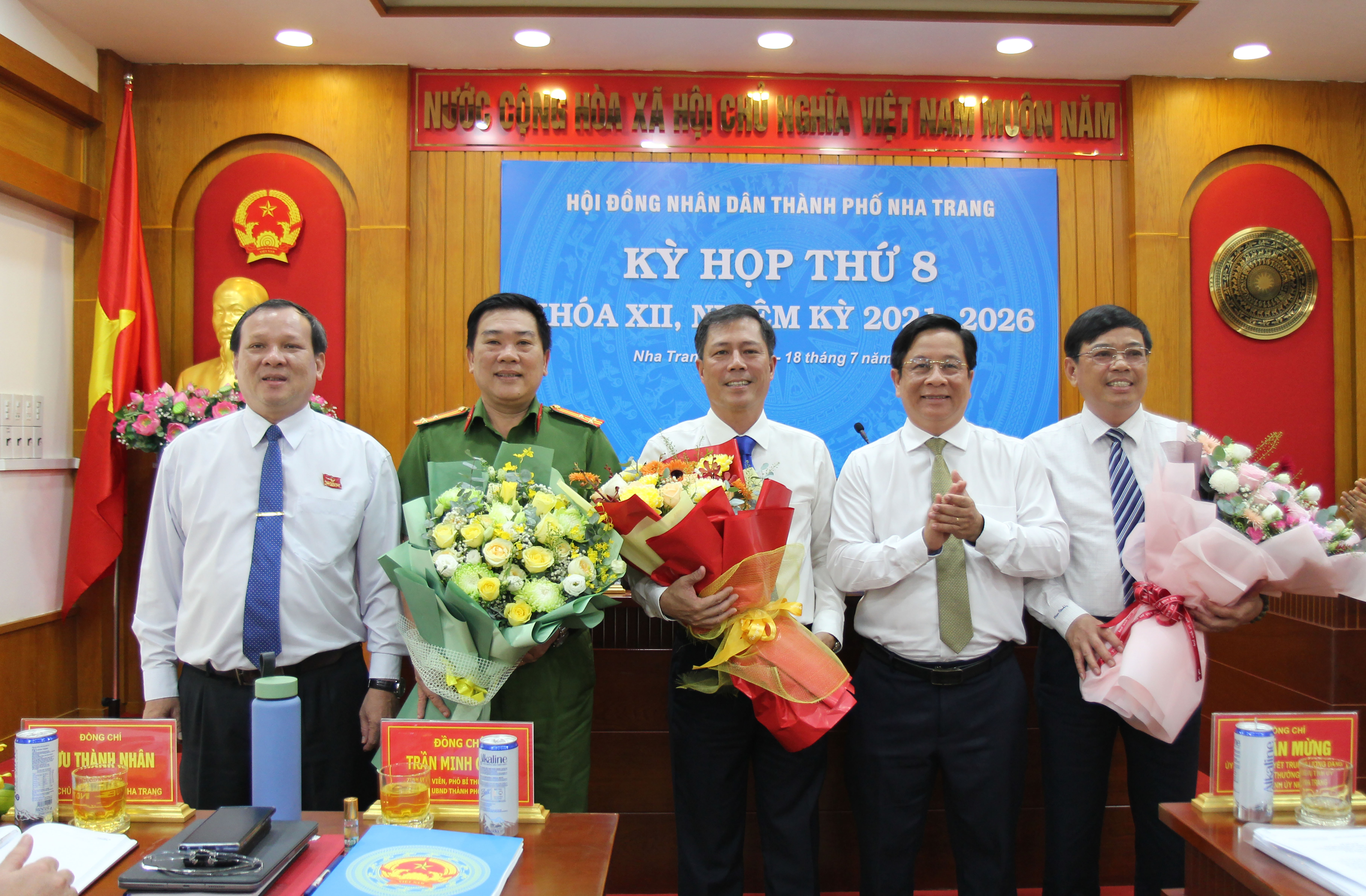 Kỳ họp thứ 8 HĐND TP. Nha Trang khóa XII:: Ông Trần Minh Chiến được bầu làm Chủ tịch UBND TP. Nha Trang