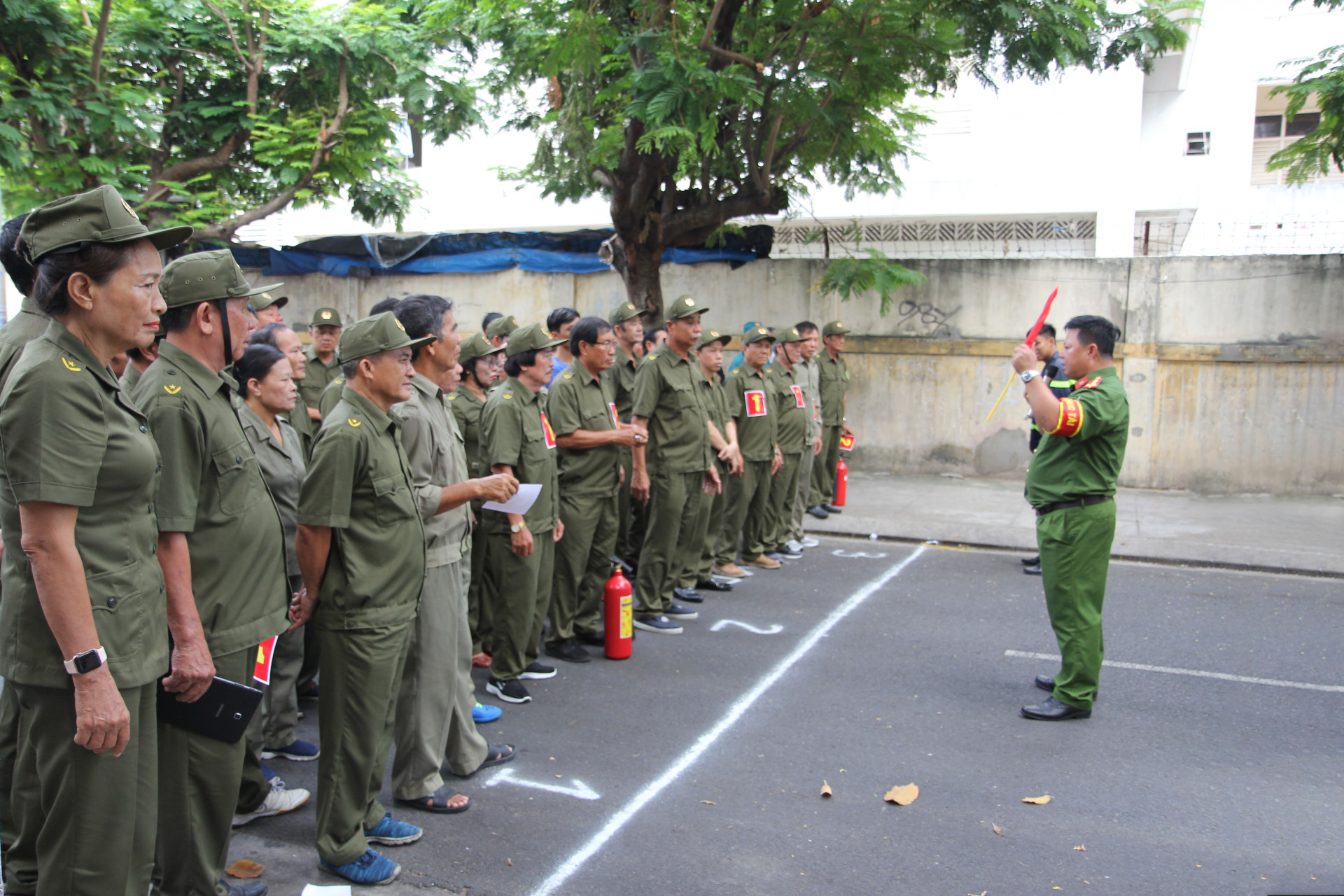 Các đội tham gia phần thi thực hành. 