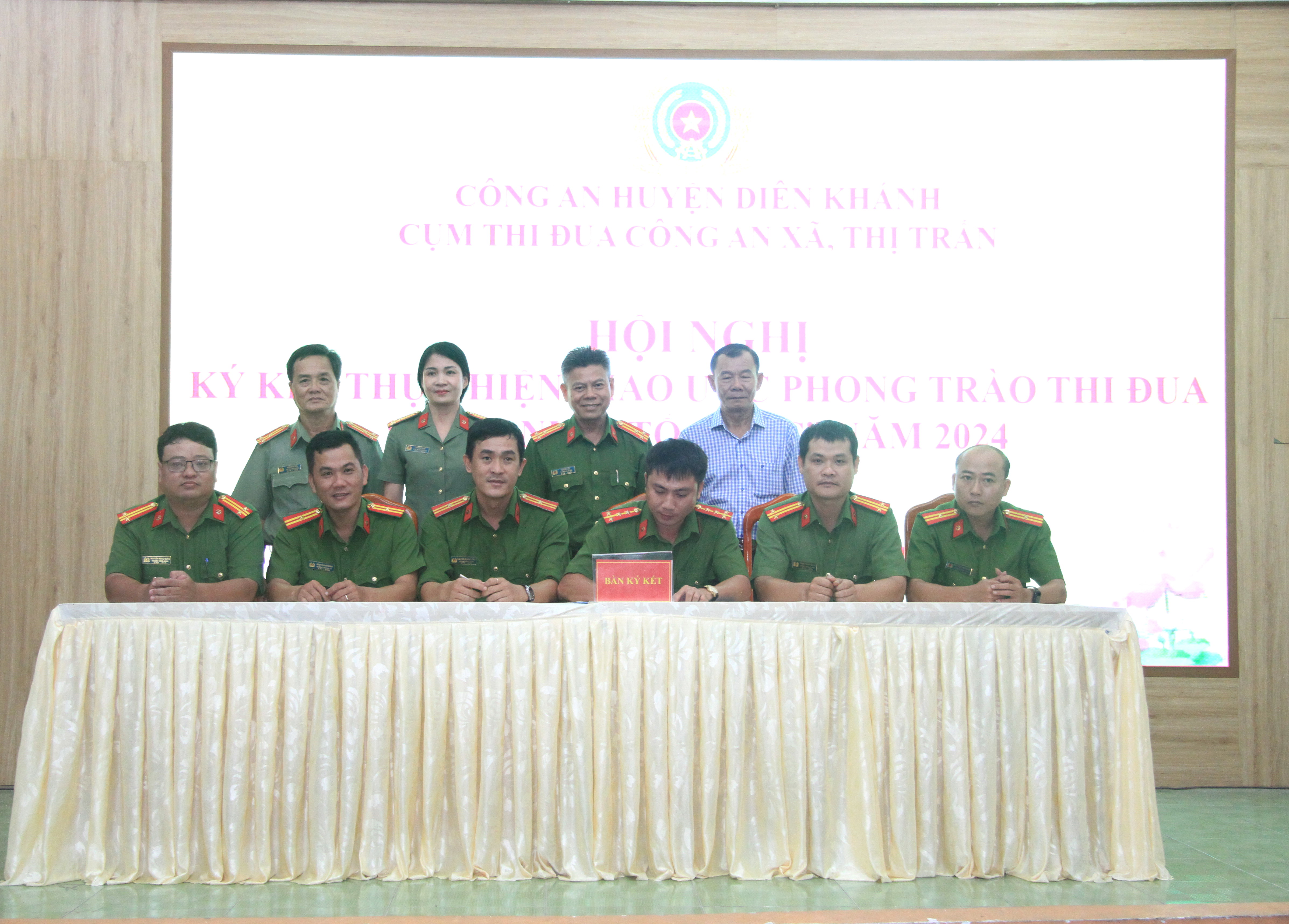 Hội nghị triển khai điểm thực hiện đợt sinh hoạt chính trị “Lúc dân cần, lúc dân khó, có công an”