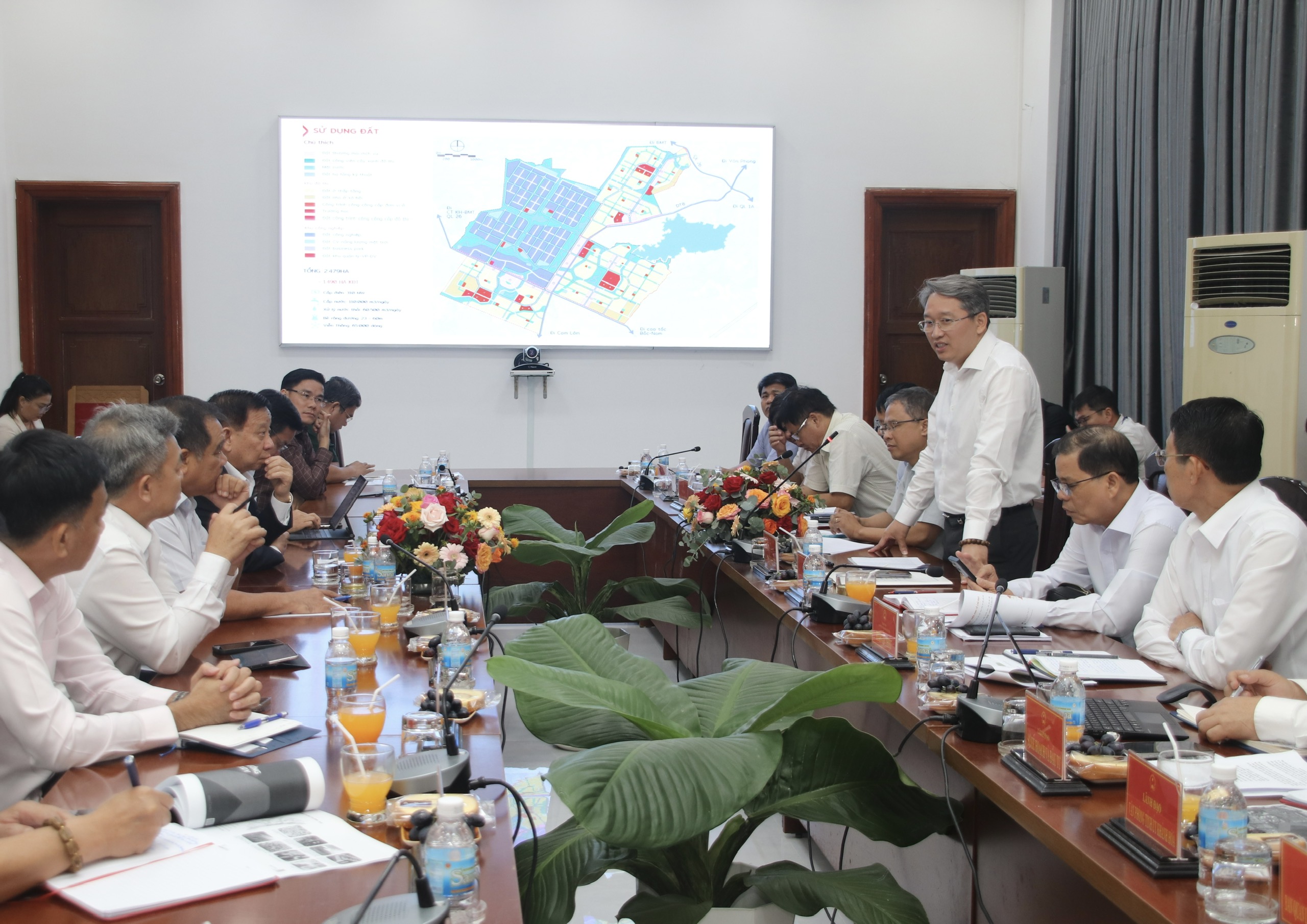 Lãnh đạo tỉnh Khánh Hòa làm việc với Liên danh Becamex IDC – VSIP