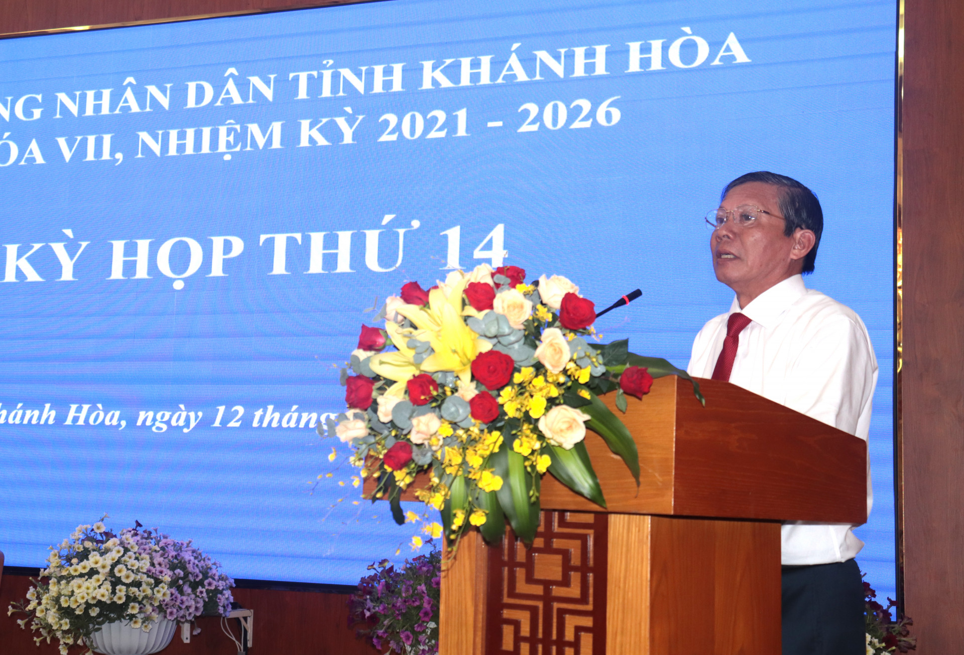 Ông Trần Ngọc Thanh trình bày thông báo của Ủy ban MTTQ Việt Nam tỉnh