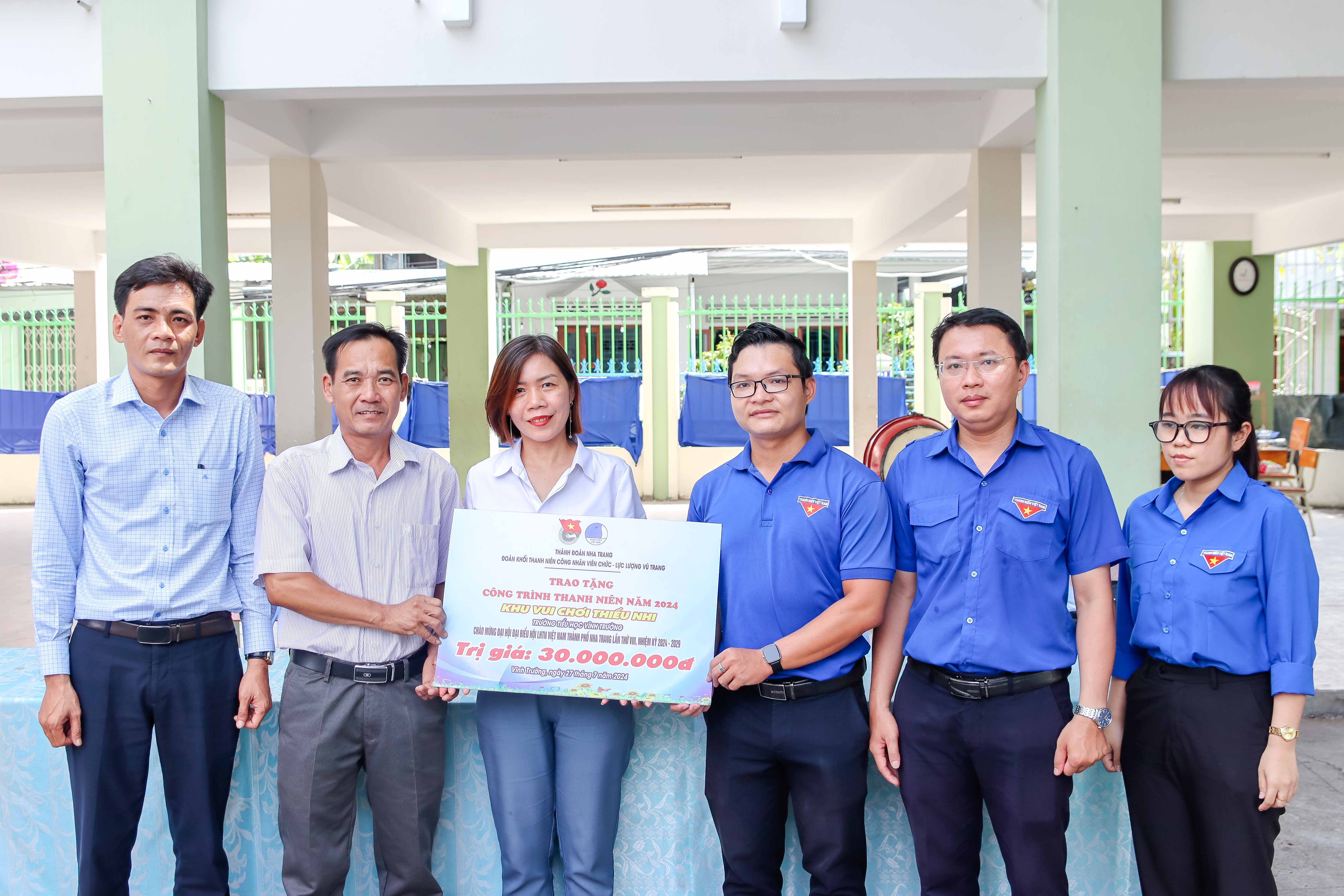 Khánh thành khu vui chơi cho thiếu nhi tại Trường Tiểu học Vĩnh Trường