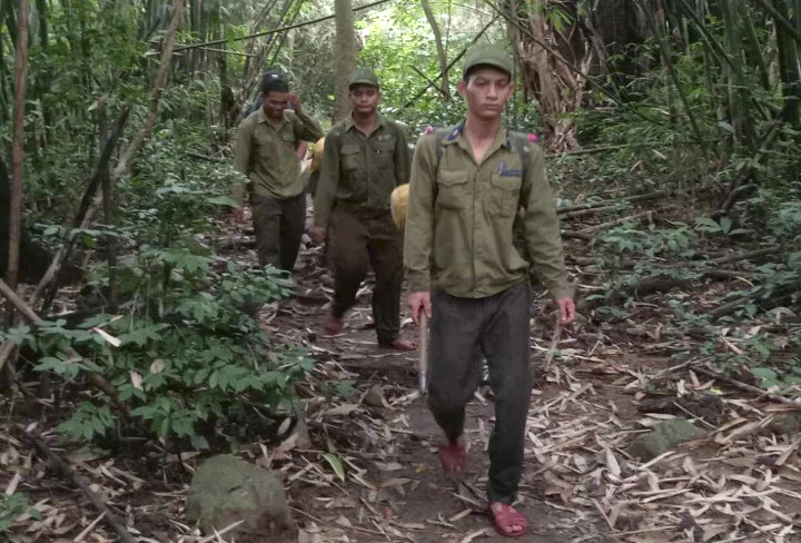 Khánh Sơn: Lợi ích kép từ giao khoán bảo vệ rừng