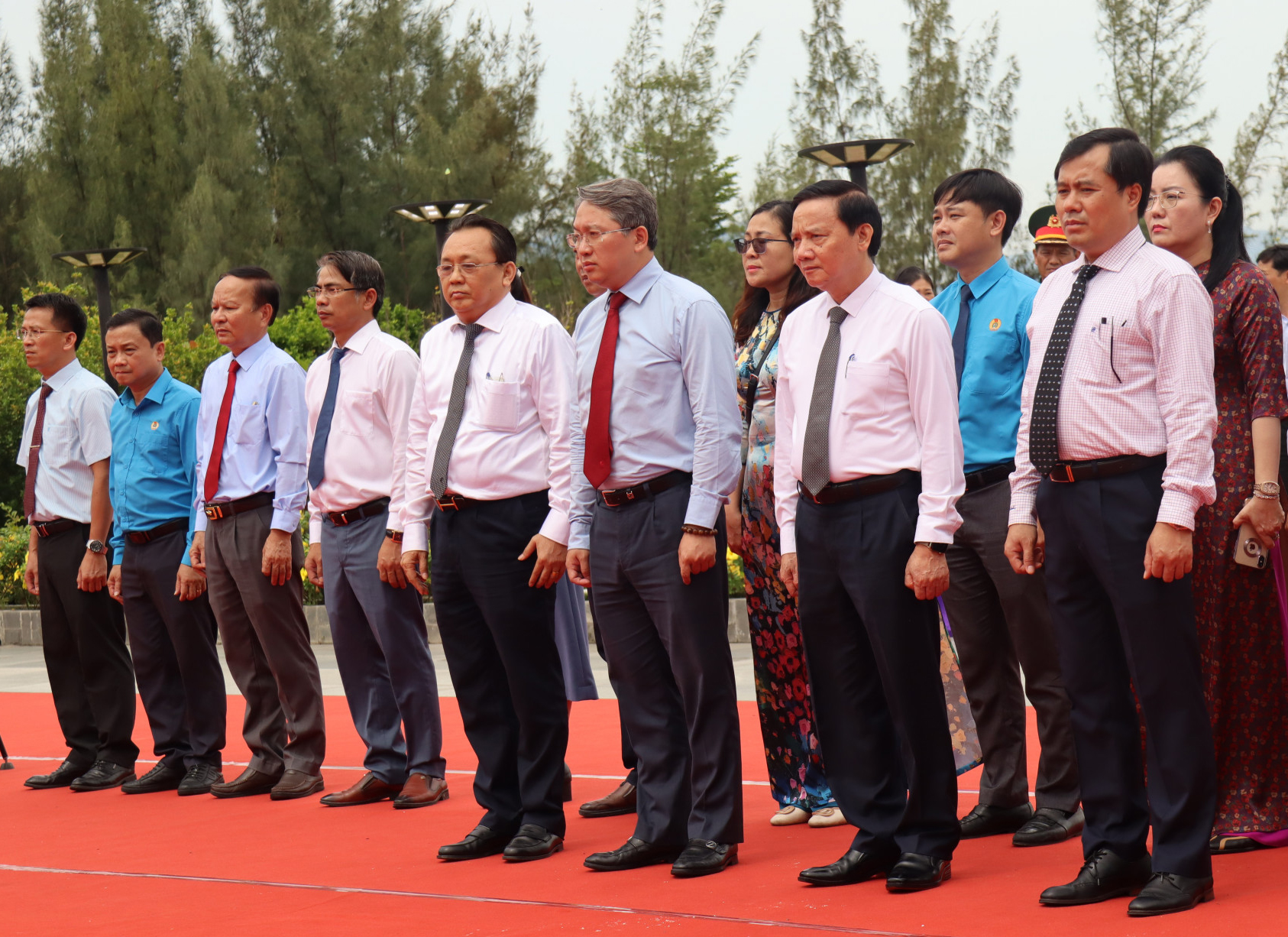 Phó Chủ tịch Quốc hội Nguyễn Khắc Định viếng các Anh hùng liệt sĩ tại Khu tưởng niệm chiến sĩ Gạc Ma