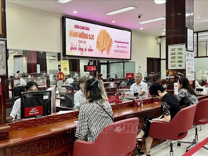 Giá vàng miếng SJC giữ đà đi ngang