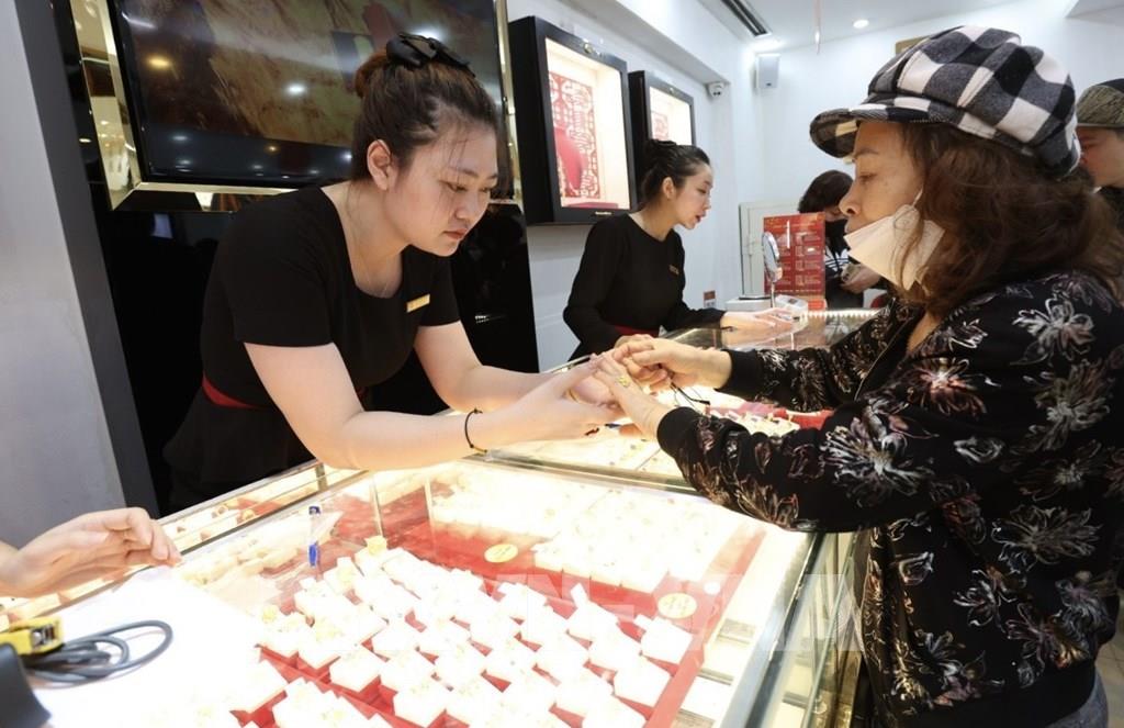 Giá vàng miếng SJC sáng 30/7 quay đầu giảm