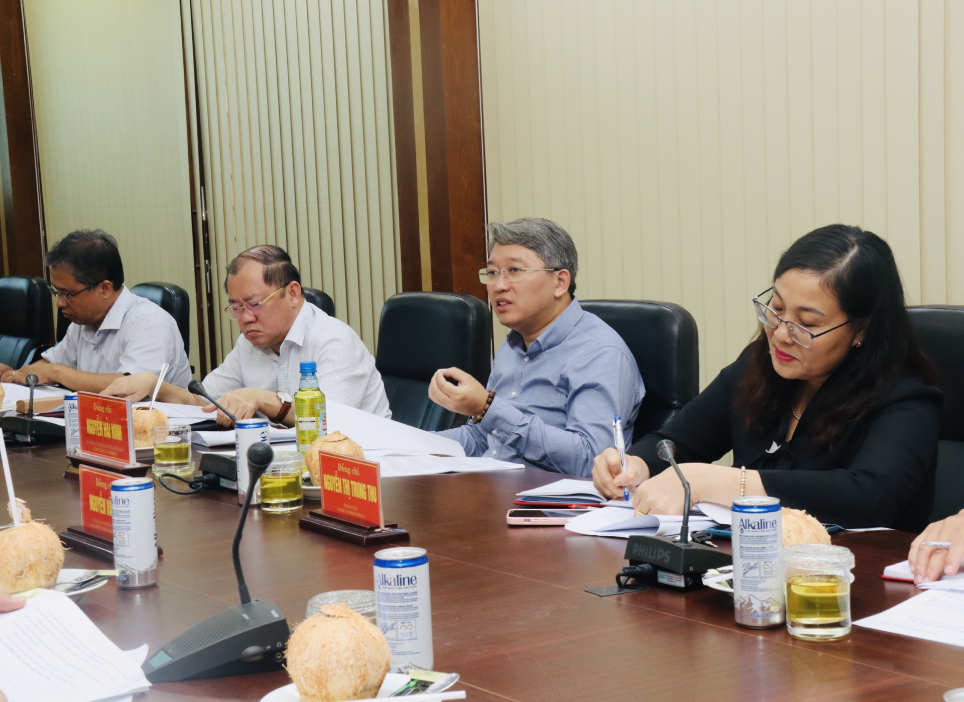 Bí thư Tỉnh ủy Nguyễn Hải Ninh chủ trì cuộc họp