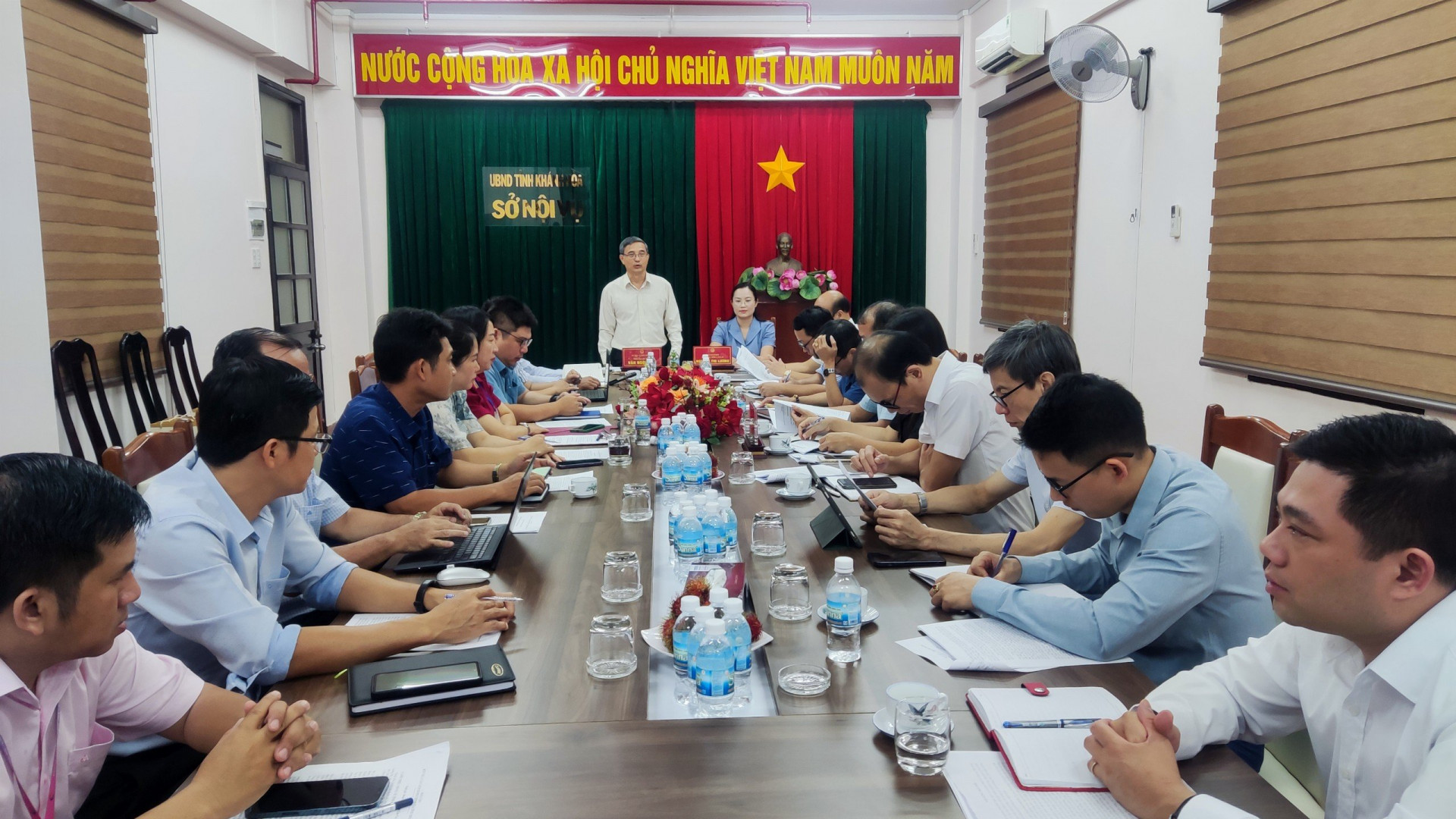 Ông Văn Ngọc Sen phát biểu tại buổi làm việc.