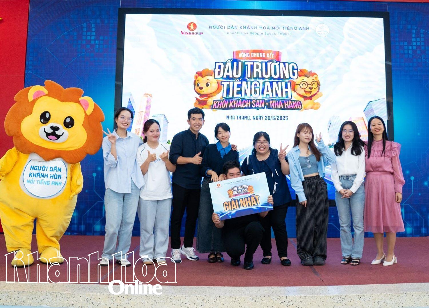 Một cuộc thi trong khuôn khổ Chương trình Người dân Khánh Hòa nói tiếng Anh dành cho khối nhà hàng, khách sạn. 