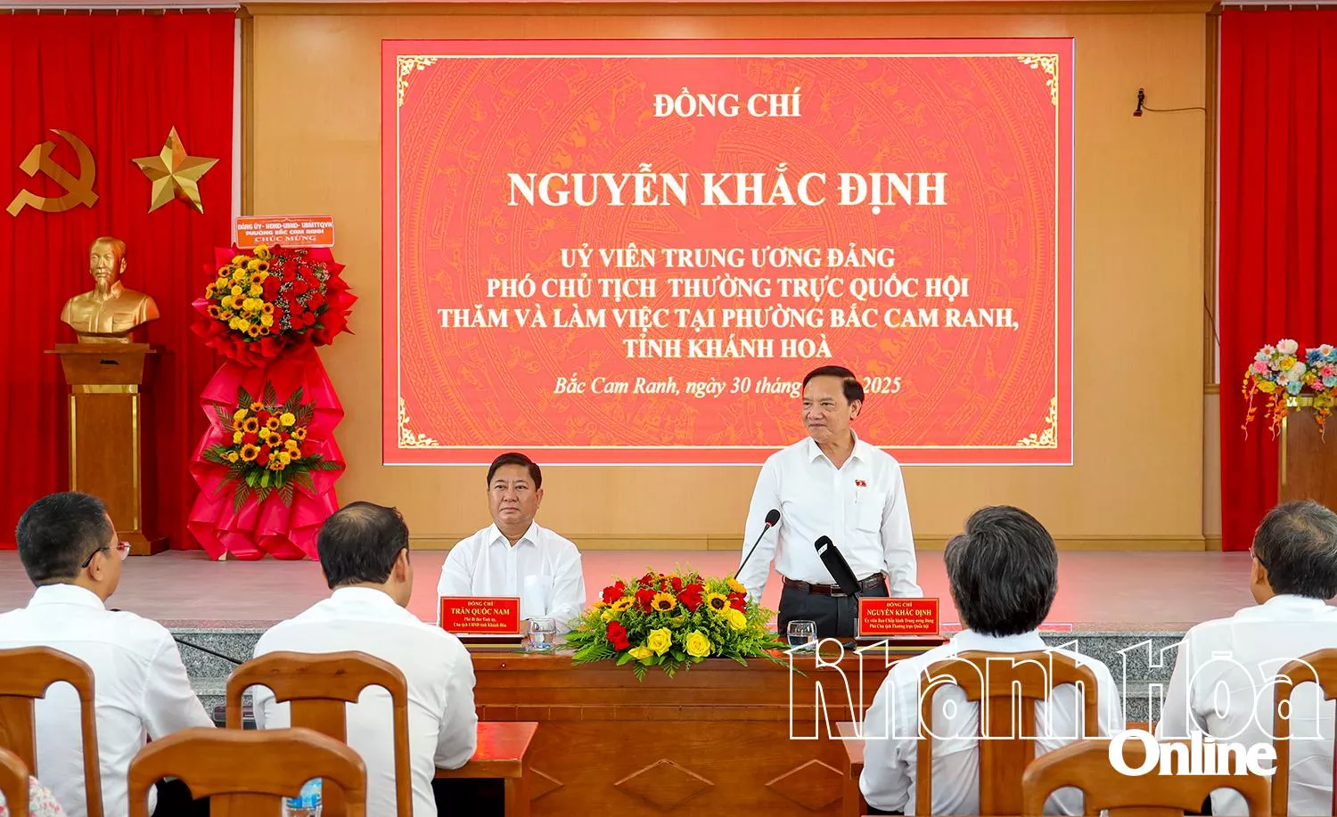 Lãnh đạo trung ương và tỉnh thăm, làm việc tại phường Bắc Cam Ranh.
