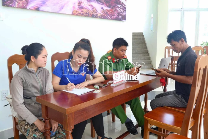 Tuổi trẻ Khánh Hòa: Xung kích hỗ trợ người dân thực hiện thủ tục hành chính