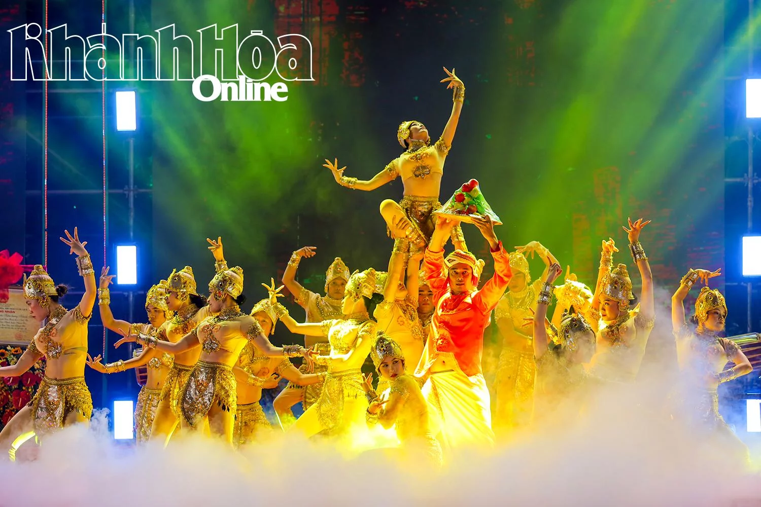 Artists of Khanh Hoa Province’s Traditional Arts Theater performing in the arts program at special national monument Po Nagar Temple 

