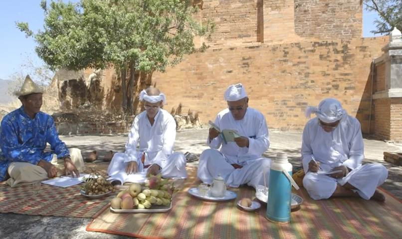 Preserving and promoting Ariya singing of Cham people