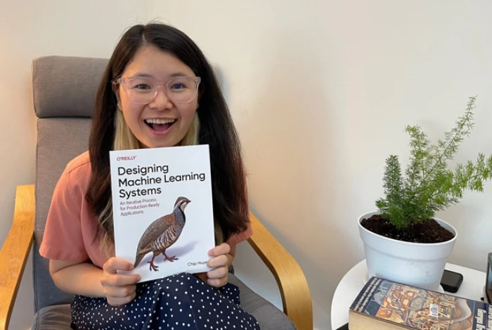 Sách “Thiết kế hệ thống học máy” của Huyền Chip tái bản sau 10 ngày ra mắt