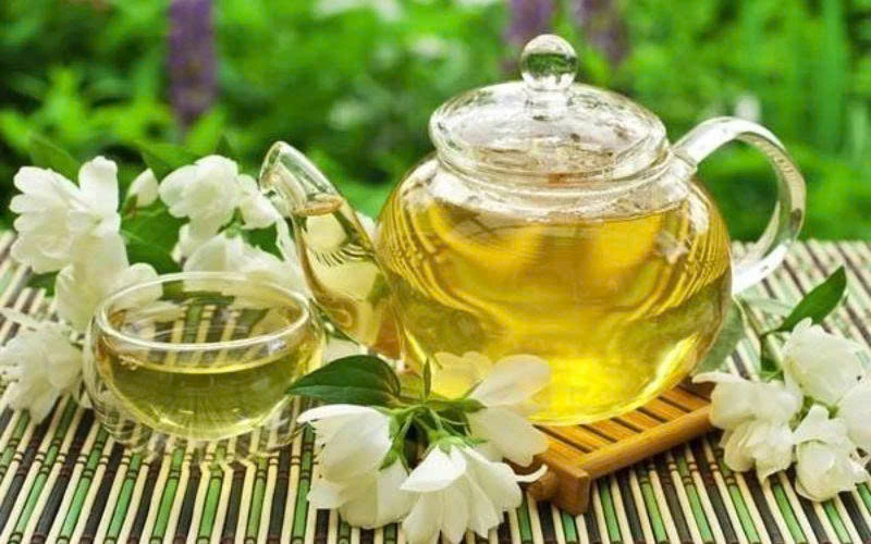 Trà hoa nhài giúp cải thiện chất lượng giấc ngủ.