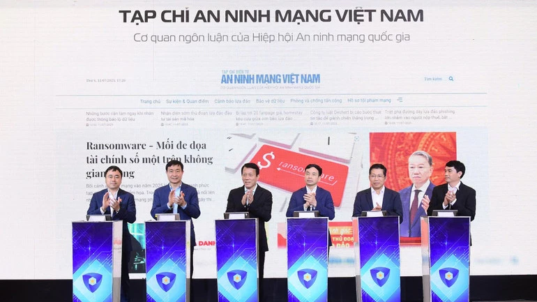 Hiệp hội An ninh mạng quốc gia chính thức ra mắt Tạp chí An ninh mạng Việt Nam. (Ảnh: Hiệp hội An ninh mạng quốc gia)