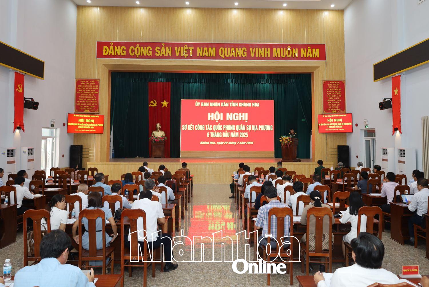 Quang cảnh hội nghị.