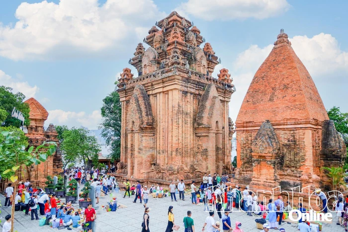 Developing spiritual and cultural tourism associated with special national monument Po Nagar Temple