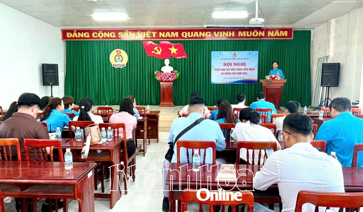 Quang cảnh hội nghị tại phường Cam Ranh.