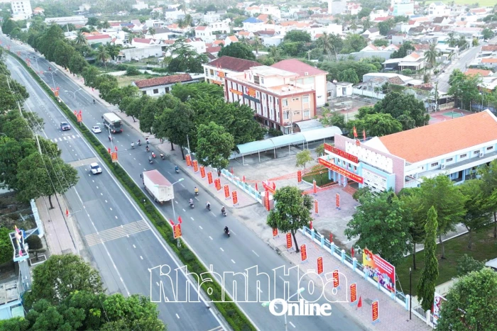 Chào mừng Đại hội đại biểu Đảng bộ xã Vạn Ninh lần thứ nhất, nhiệm kỳ 2025 - 2030: Xây dựng xã Vạn Ninh trở thành phường vào năm 2030