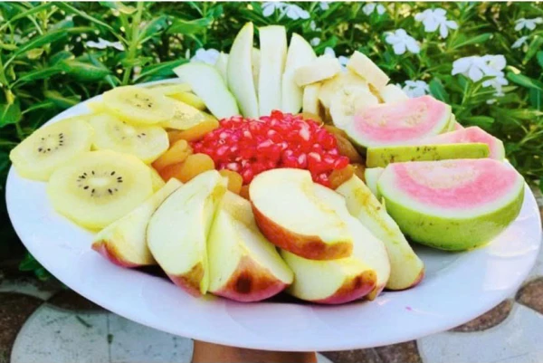 Có nên uống nước sau khi ăn trái cây?