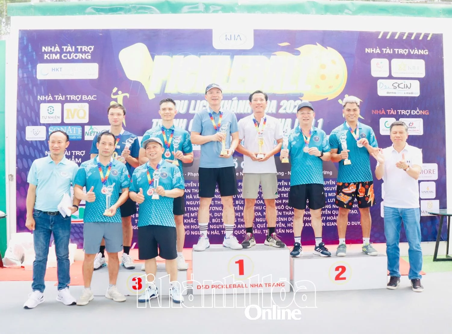 Men’s doubles winners

