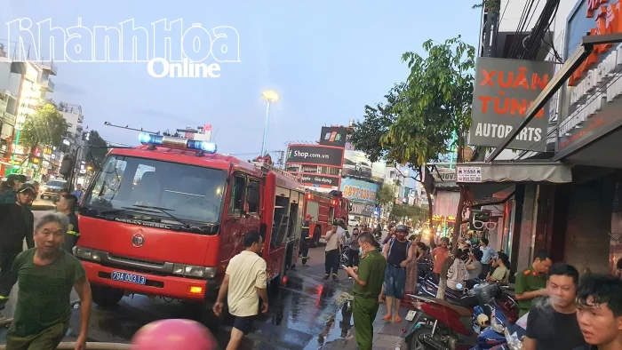 Dập tắt đám cháy trong căn nhà ở hẻm đường Thái Nguyên