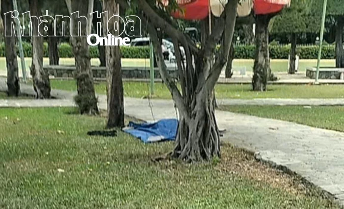 Người phụ nữ tử vong bất thường tại công viên bờ biển đường Trần Phú (phường Nha Trang)