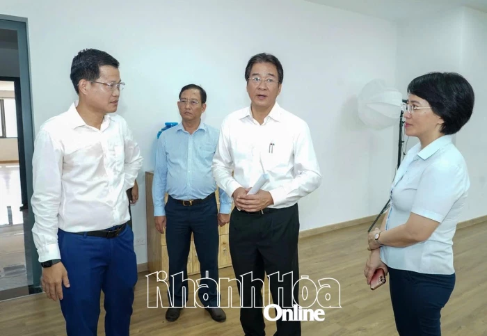 Phó Chủ tịch UBND tỉnh Nguyễn Long Biên kiểm tra cơ sở vật chất tại Cung Văn hóa thiếu nhi tỉnh phục vụ Đại hội Đảng bộ tỉnh