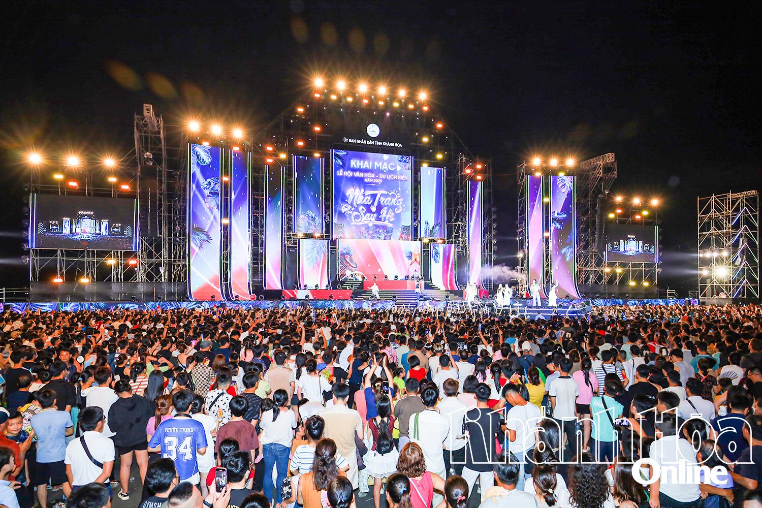 Nâng tầm các sự kiện, lễ hội văn hóa 