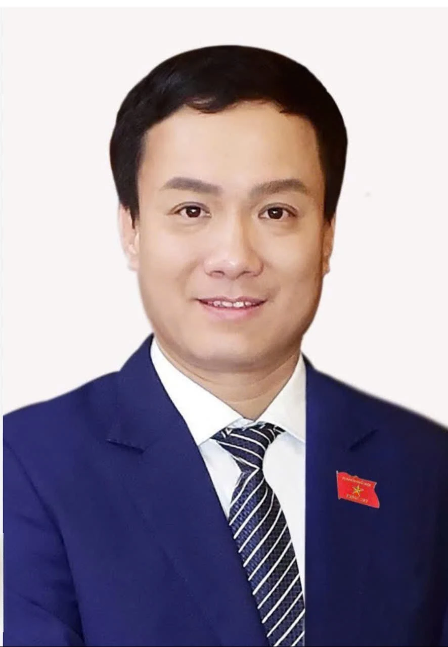 Phó Giáo sư, Tiến sĩ Triệu Thế Hùng - Phó Chủ nhiệm Ủy ban Văn hóa và Xã hội của Quốc hội.