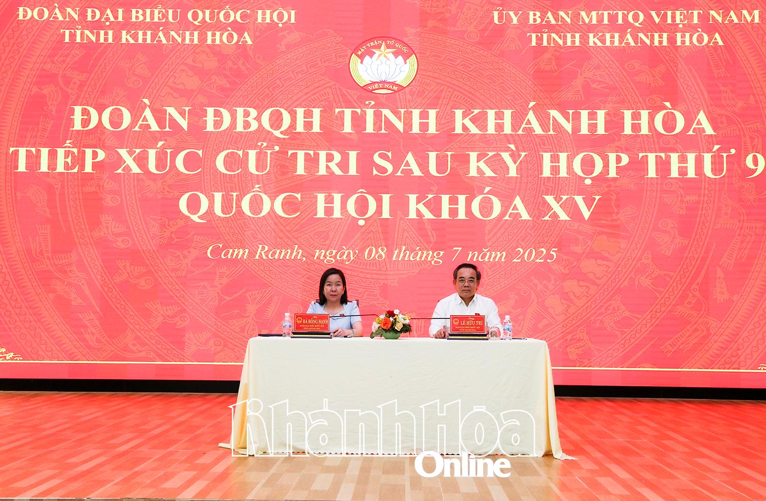 Các đại biểu Quốc hội tỉnh tiếp xúc cử tri các địa phương.