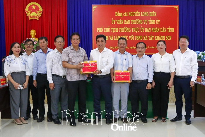 Phó Chủ tịch UBND tỉnh Nguyễn Long Biên thăm và làm việc tại xã Tây Khánh Sơn