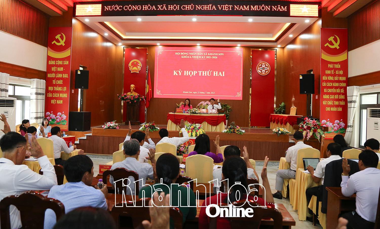 Quang cảnh tại kỳ họp