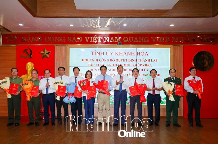 Chào mừng Đại hội đại biểu Đảng bộ Các cơ quan Đảng tỉnh Khánh Hòa lần thứ nhất, nhiệm kỳ 2025 - 2030: Chung sức, đồng lòng xây dựng đảng bộ trong sạch, vững mạnh