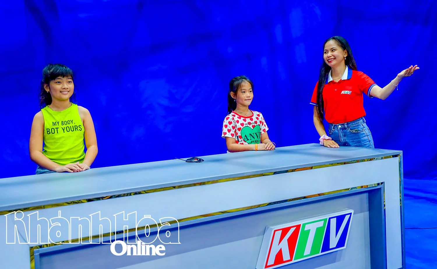 “Một, hai, ba… lên sóng”.