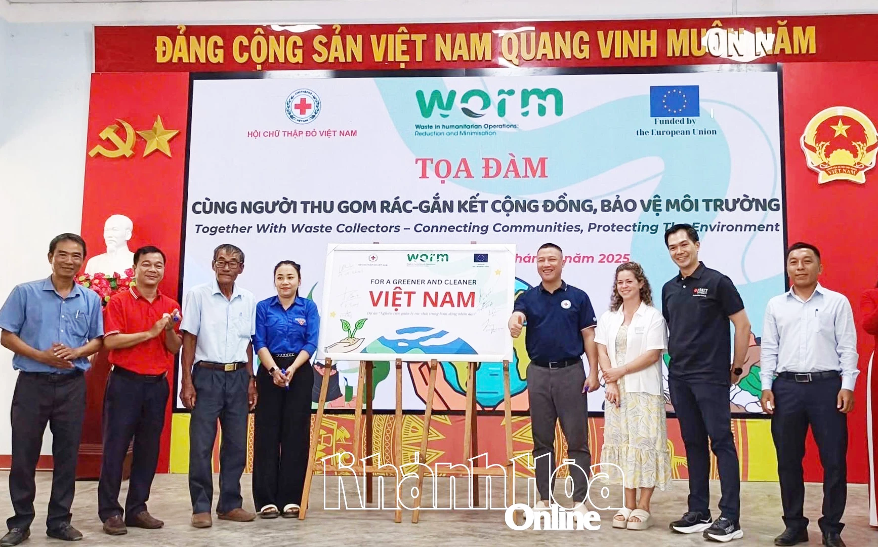 Ký kết sống xanh - sống sạch tại cộng đồng.