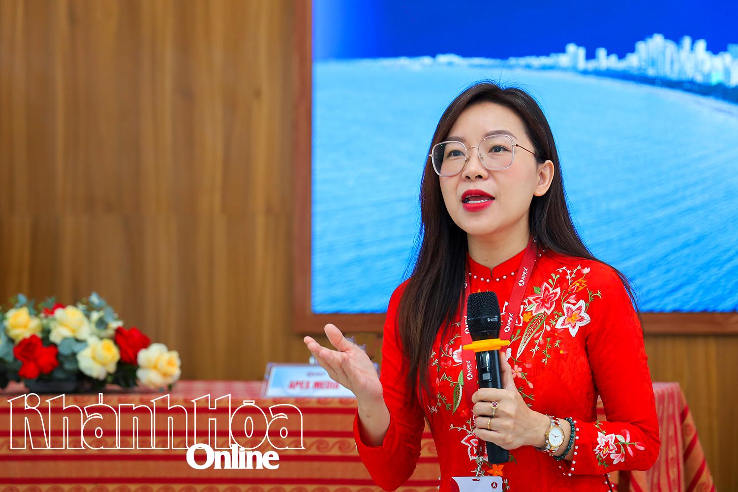 Bà Lê Quỳnh Thư chia sẻ về một số định hướng hợp tác giữa Báo và Phát thanh, Truyền hình Khánh Hòa với Apex Media.