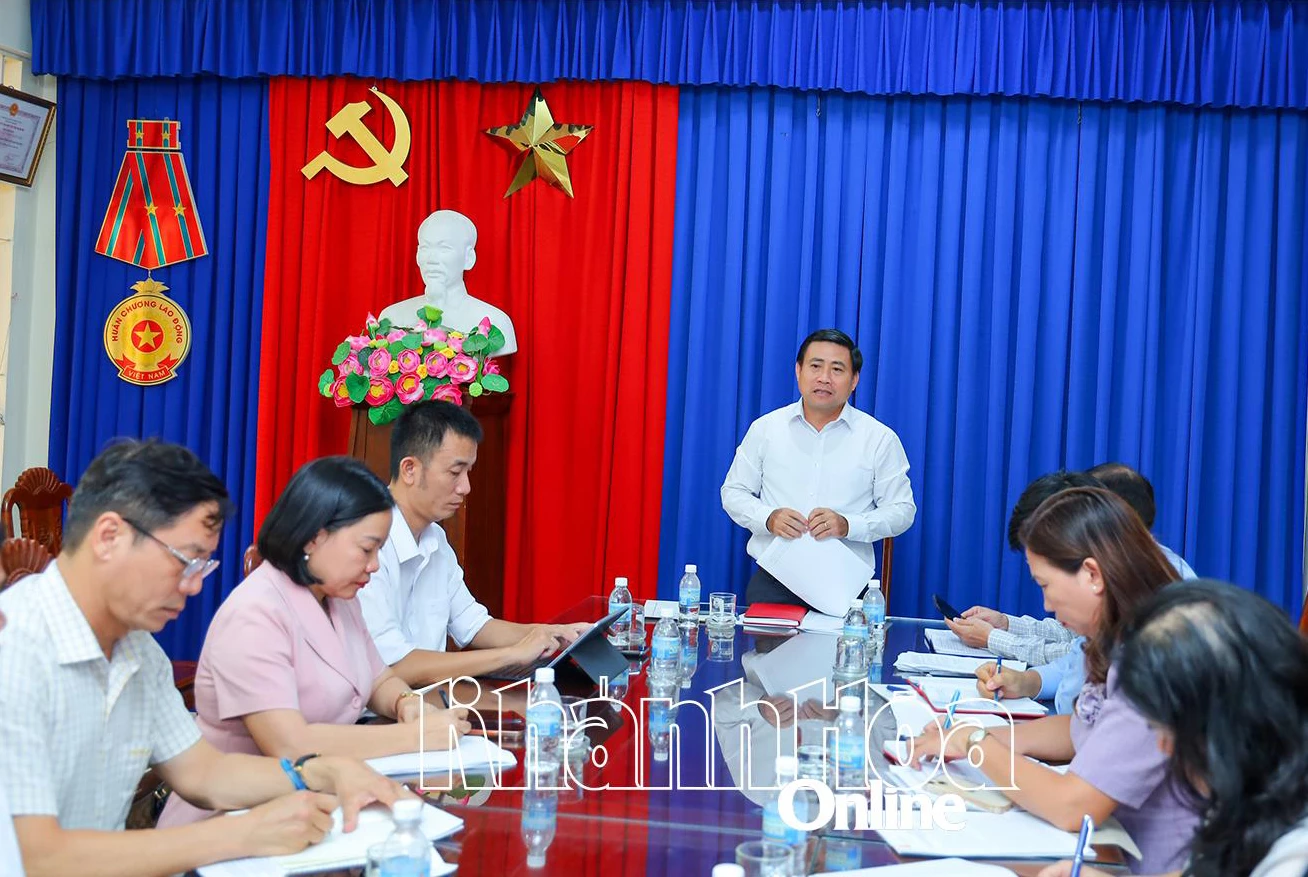 Phó Trưởng ban Tuyên giáo và Dân vận Tỉnh ủy Lâm Đông phát biểu chỉ đạo tại cuộc họp.