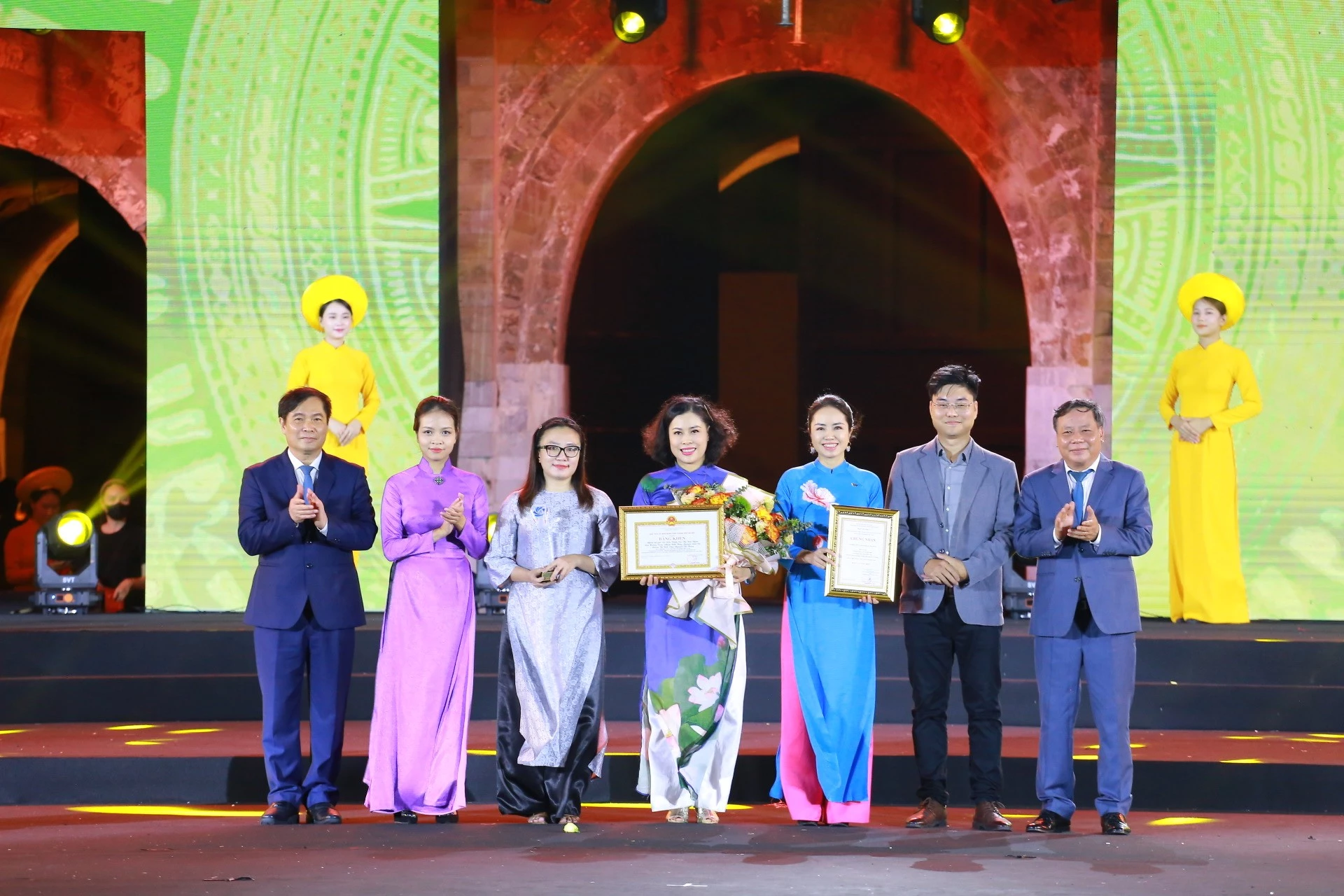 Lễ trao Giải báo chí về phát triển văn hóa và xây dựng người Hà Nội thanh lịch, văn minh lần thứ VII - năm 2024.